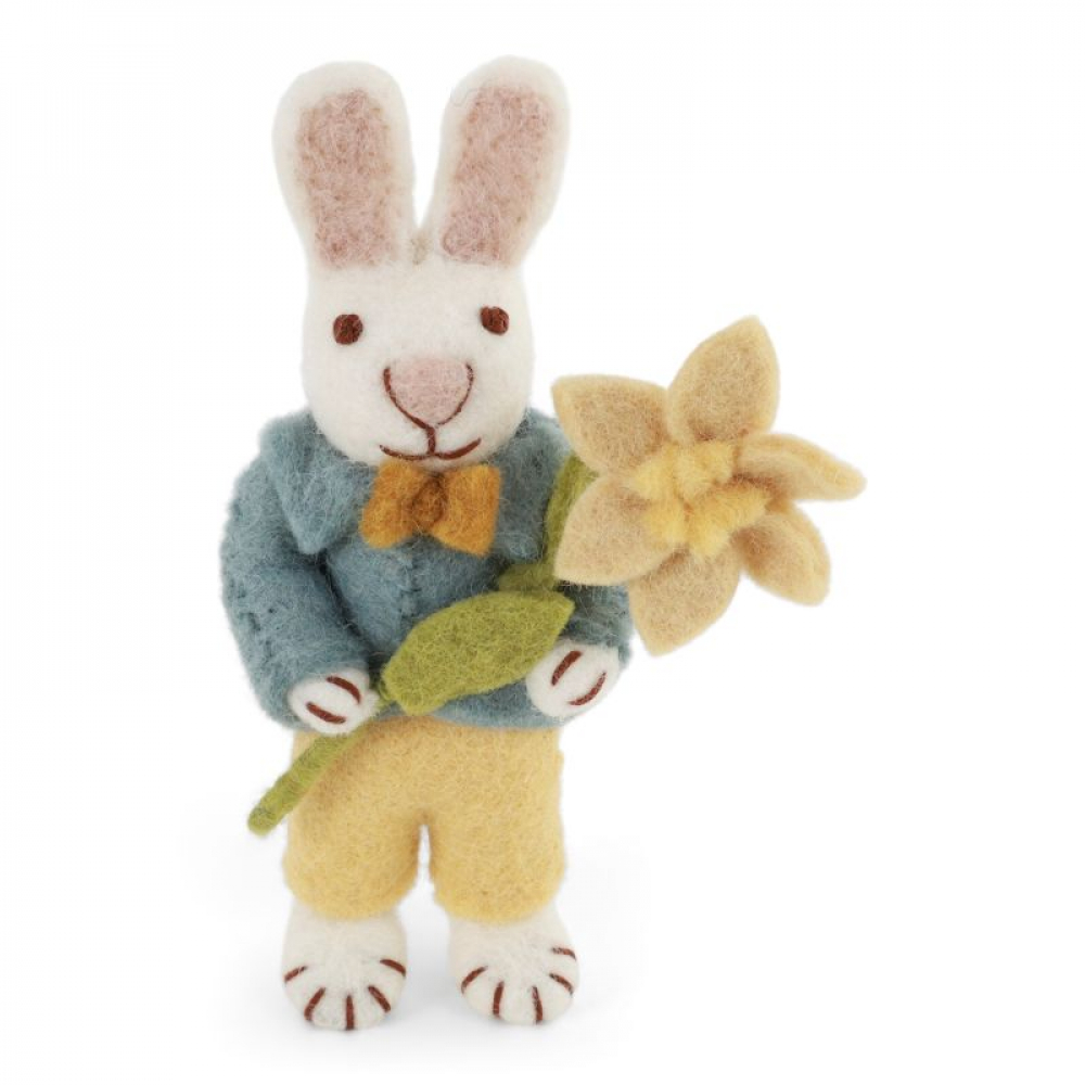 Handgefertigter Hasenjunge mit Blume Osterhase aus Filz von Gry & Sif - Perfekte Osterdekoration jetzt hier online bestellen