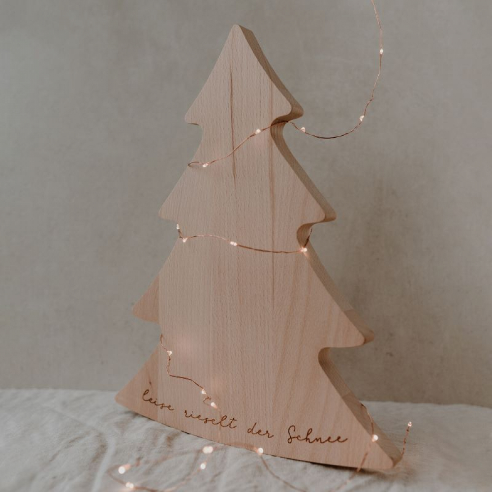 Tannenbaum Holzbretter von Eulenschnitt mit Lichterkette. Bestelle es jetzt noch schnell hier im Shop