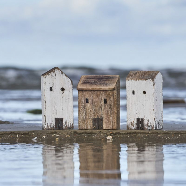 Märchenhaftes Dekoholzhaus mit Herz von IB LAURSEN