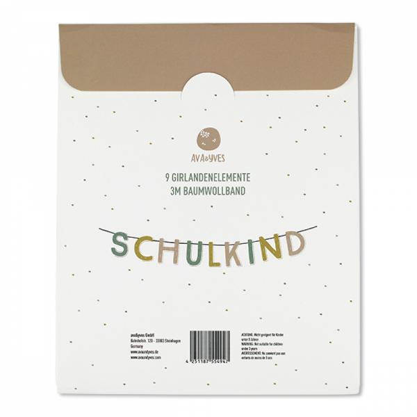 etailansicht der Schulkindgirlande von Ava & Yves mit pastellfarbenen Buchstaben und Motiven der Serie Krokodil & Fuchs.